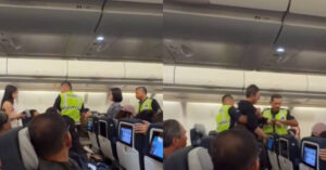 nam hanh khach bi duoi khoi may bay vi sam so nu tiep vien 806