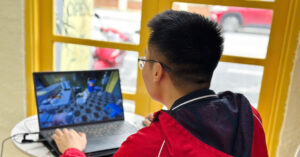 nam sinh bach khoa ha noi tiep tuc lam game moi sau khi gay bao voi pho anh hai 1076