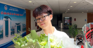 nam sinh la thu khoa dau ra dai hoc kinh te quoc dan voi bang diem toan a 2979