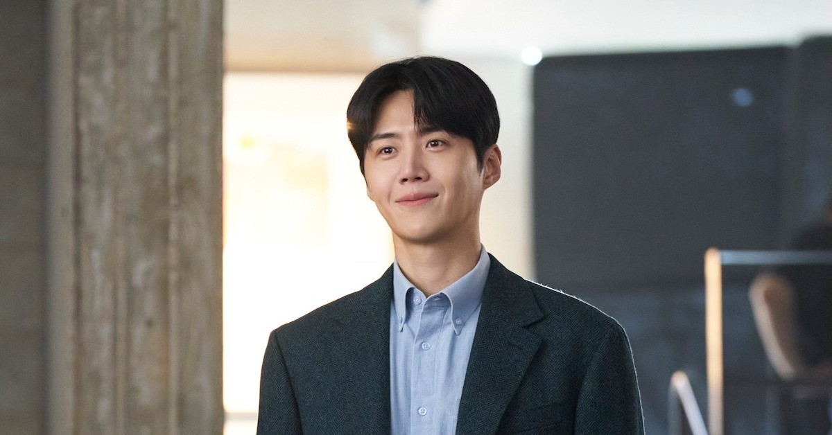 Nam Than Ma Lum Kim Seon Ho Lam Canh Bi Tay Chay Du Doi 1509