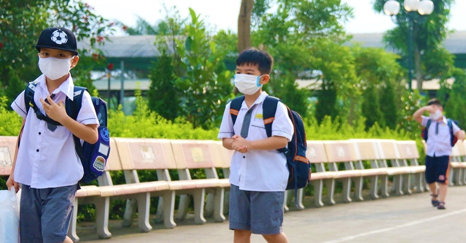nang nong gay gat ha noi yeu cau dung hoat dong ngoai troi voi hoc sinh 384
