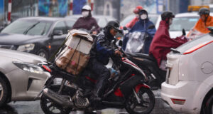 Nắng nóng tăng mạnh 1 tháng tới, không khí lạnh rình rập gây giông, sét bất thường 1 nang nong tang manh 1 thang toi khong khi lanh rinh rap gay giong set bat thuong 1687