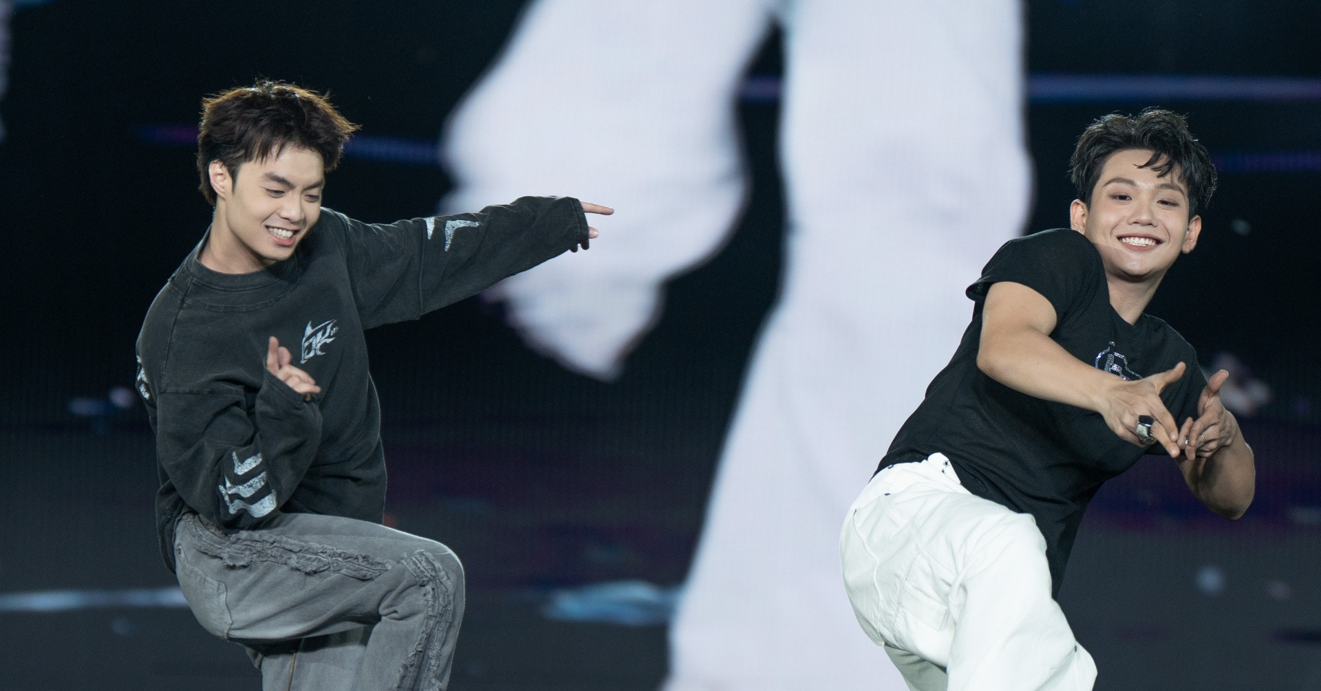 negav nhay dieu luyen em xinh cao 176m song tau boc lua voi buitruonglinh 441