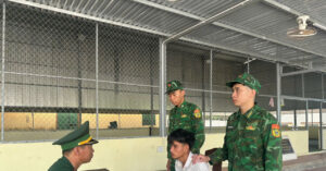 ngan chan nhieu vu xuat canh trai phep qua bien gioi 2553