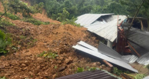 Nghe Tin Nha Bi Vui Lap Chi Huy Truong Quan Su Xa Van Miet Mai Di Chong Lu 1367