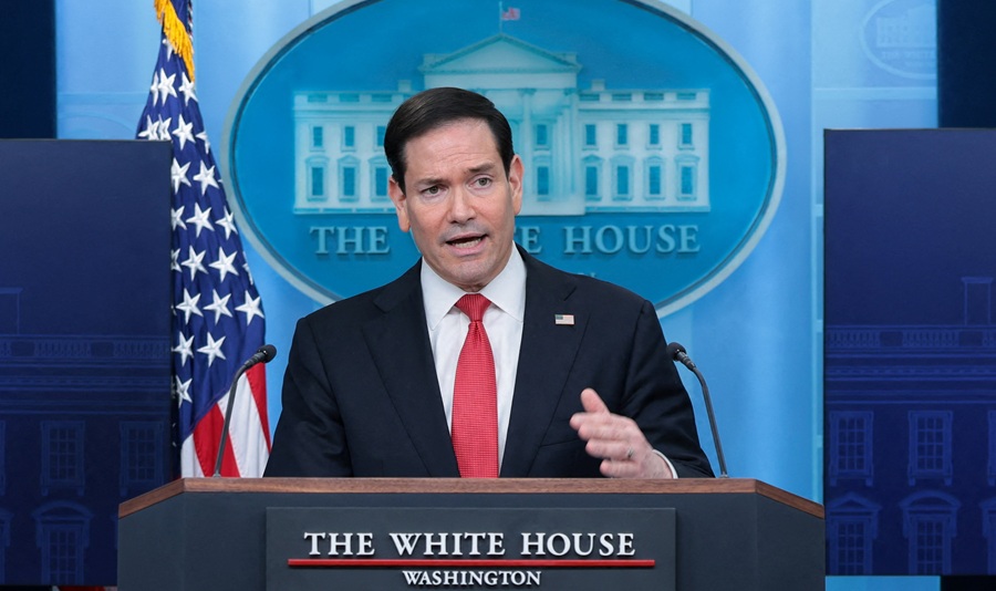 ngoai truong my marco rubio phat bieu trong cuoc hop bao tai nha trang. reuters