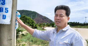 nguoi dan ong 2 lan lao ra dong lu du cuu 5 nguoi gap nan 1591