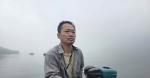 Người đàn ông 50 tuổi kể lại phút cứu 6 người trong vụ lật tàu trên hồ Thác Bà 1 nguoi dan ong 50 tuoi ke lai phut cuu 6 nguoi trong vu lat tau tren ho thac ba 1484