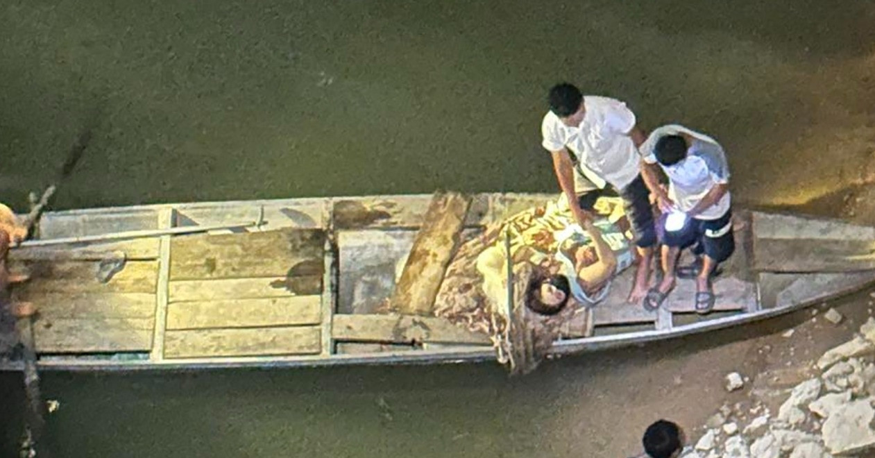 nguoi dan ong lao xuong song cuu hai me con nhay cau o nghe an 415