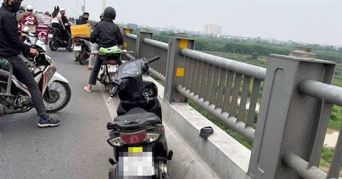 nguoi dan ong roi tu cau vinh tuy tu vong chia khoa xe may van cam trong o 1986