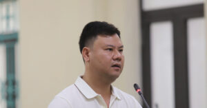 nguoi dieu xe chan o to khac o ha tinh bi phat 50 trieu dong 3151