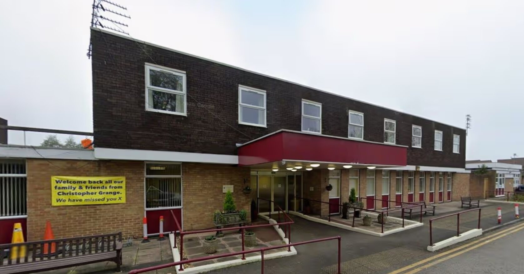 nguoi gia bi bo doi thang tam 1 lan tai vien duong lao gay phan no 2142