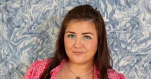 Nguoi Phu Nu 30 Tuoi Chat Vat Voi Bo Nguc Nang Hon 15Kg 299