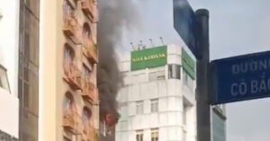 Nha Hang 5 Tang Boc Chay Giua Trung Tam Tphcm 667