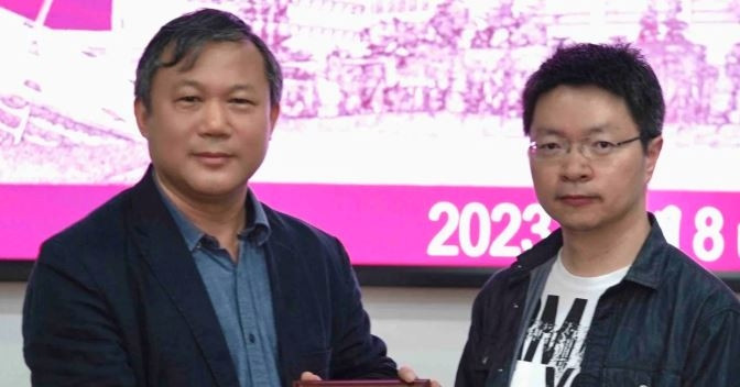 nha khoa hoc noi tieng roi vi tri giao su danh gia o my ve dai hoc trung quoc 2082