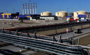 Ukraine nối lại tấn công hạ tầng năng lượng Nga: Những mục tiêu nào bị nhắm tới? 1 nha may loc dau