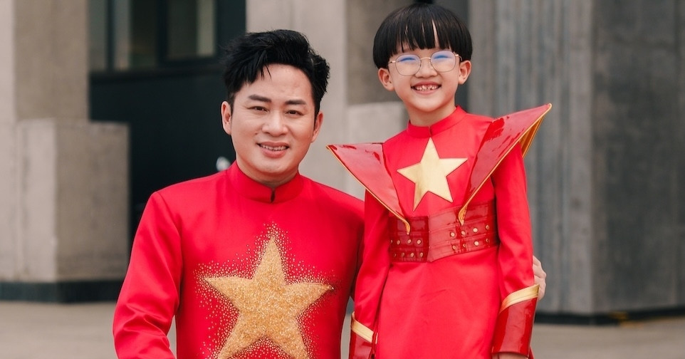 nhac si pham tuyen divo tung duong va em be chat xe xe cuoc gap go thu vi giua 3 the he 660