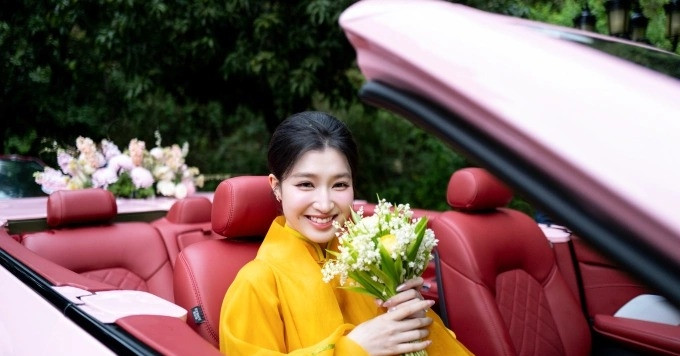 Nhan Sac Phuong Nhi Bat Ngo Gay Sot 115