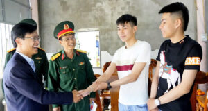 Nhiều cặp anh em song sinh ở Quảng Ngãi viết đơn tình nguyện nhập ngũ 1 nhieu cap anh em song sinh o quang ngai viet don tinh nguyen nhap ngu 2398