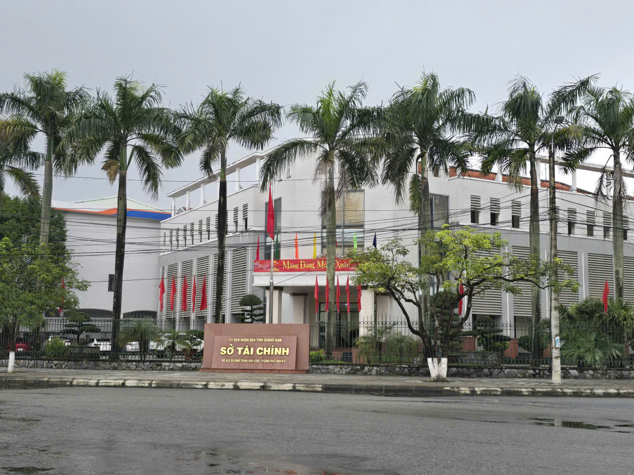 nhieu tru so doi du tren dia ban thanh pho da nang chua duoc khai thac gay lang phi tai san cong