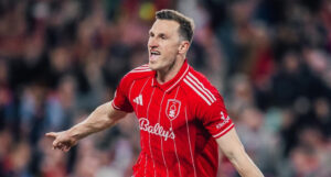 nottingham khien aston villa om han braga ha freiburg phut 92 121