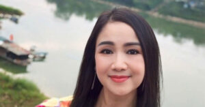 nsnd thu ha u60 van tre trung dien vien hoang yen than thiet ben trai la 1191