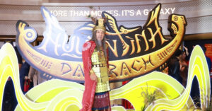 Nsnd Trong Trinh La Lam Voi Tao Hinh Vua Hung Trang Phuc Nang 20Kg 240