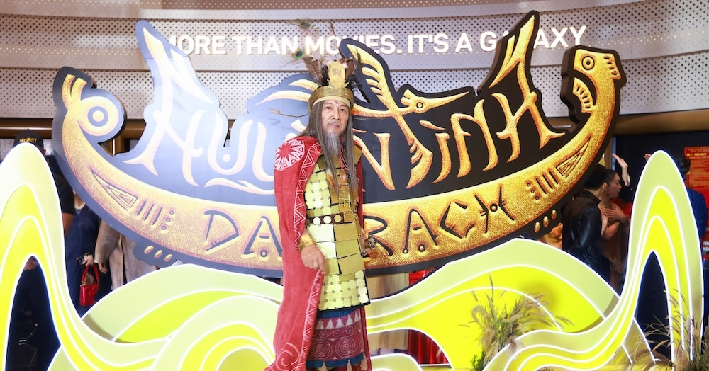 Nsnd Trong Trinh La Lam Voi Tao Hinh Vua Hung Trang Phuc Nang 20Kg 240