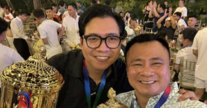 NSND Tự Long khoe cúp vô địch, Đình Tú tặng quà bất ngờ cho vợ Ngọc Huyền 2 nsnd tu long khoe cup vo dich dinh tu tang qua bat ngo cho vo ngoc huyen 2963