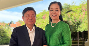 Nsut Chieu Xuan U60 Bat Khoc Vi Ap Luc Duoc Chong Nhac Si Nau An Dong Vien 1202