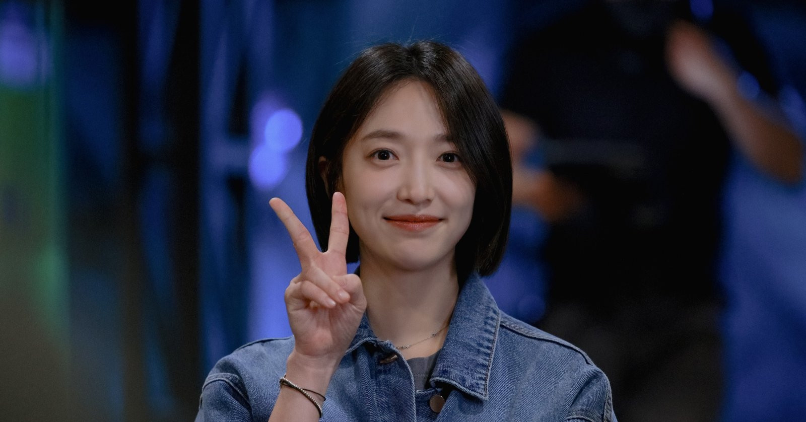 Nu Dien Vien 34 Tuoi Bi Cha Cat Dut Lien Lac Vi Bo Nghe Tiep Vien Hang Khong 2097