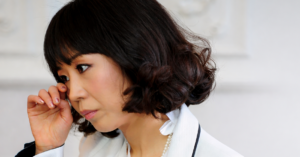 nu dien vien ganh no hon 130 ty dong sau khi chong qua doi 2495