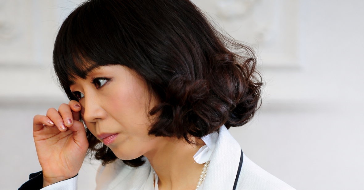 nu dien vien ganh no hon 130 ty dong sau khi chong qua doi 2495