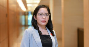 nu giam doc so gd dt duy nhat ca nuoc 3 nhiem ky trung cu dai bieu quoc hoi 512