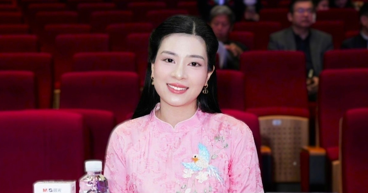 nu giang vien viet nam duoc moi lam giam khao cuoc thi nghe thuat quoc te 102