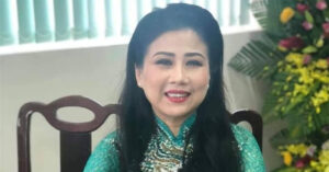 Nu Nghe Si Hat Da Co Hoai Lang Khien Dao Dien Thang Giai Cannes Bat Khoc 1994