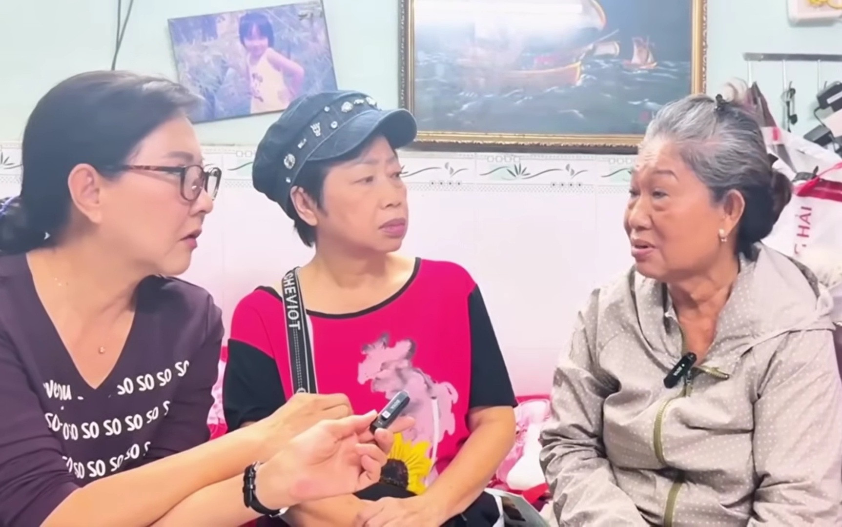 Nu Nghe Si Phai Di Luom Ve Chai Lam Osin Noi Mot Cai On Cua Quy Binh Khi Con Song F36Cc4Cadafc443F94