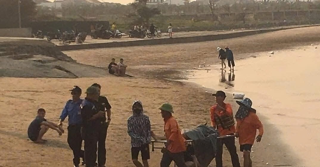 nu sinh 17 tuoi tu vong khi lao xuong bien cua lo cuu nguoi gap nan 1762