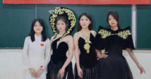 nu sinh bach khoa dua nghe truyen thong vao cac bo trang phuc 1457