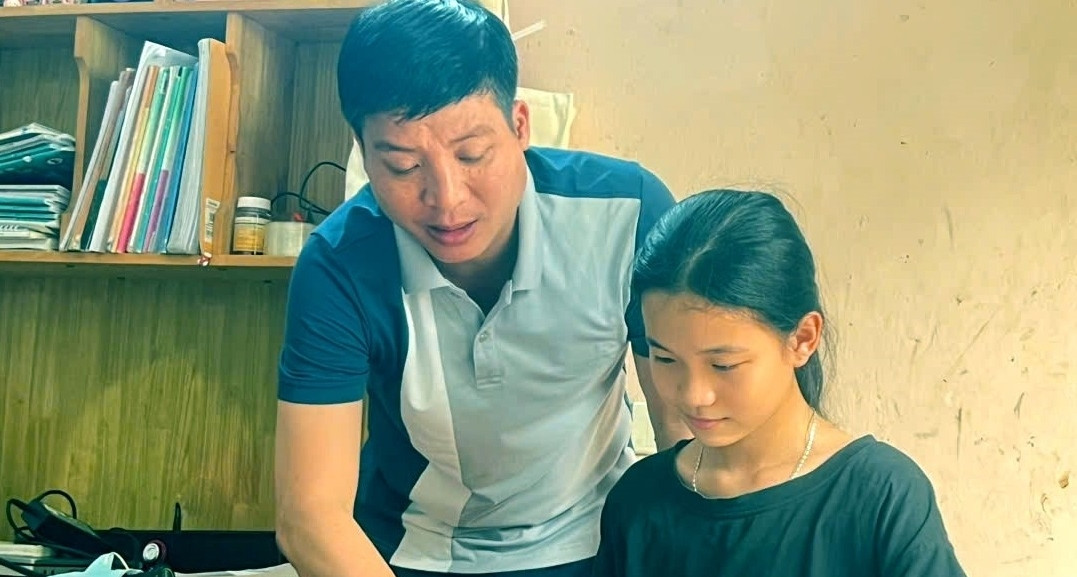 nu sinh lop 8 duoc cau nuoi hoc xa nha 250km dat giai hoc sinh gioi cap tinh 2024