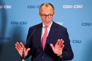 nuoc duc sau mot nam duoi thoi ong friedrich merz dang dung truoc mot nga re nguy hiem anh reuters