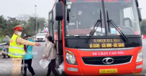 O To 45 Cho Nhoi 83 Hanh Khach Bi Phat 207 Trieu Dong 1561