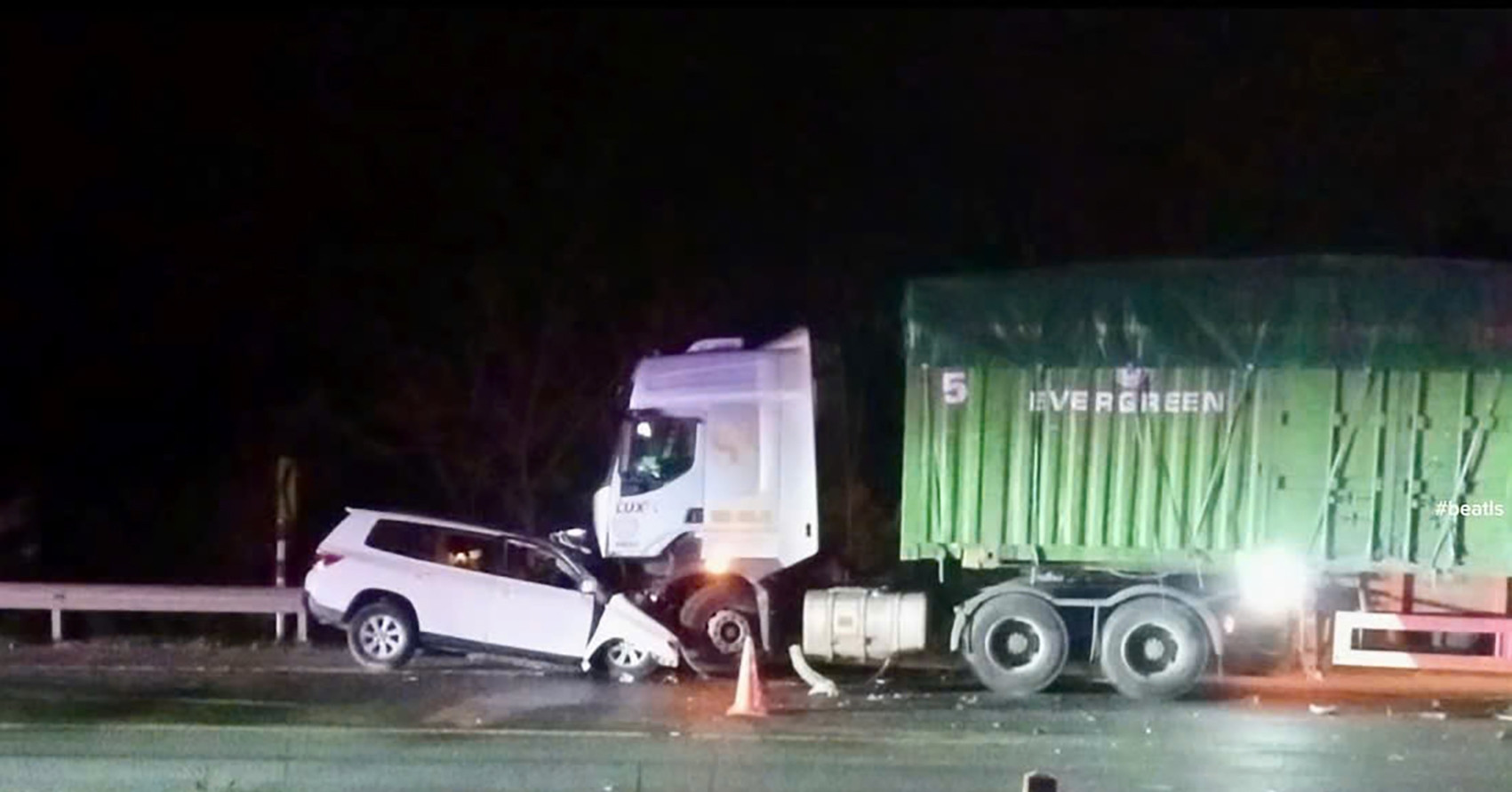 o to con va cham voi xe dau keo o lang son hai vo chong tu vong 888