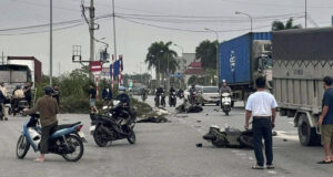 Ô tô va chạm liên hoàn 3 xe máy trên quốc lộ, hai phụ nữ tử vong tại chỗ 1 o to va cham lien hoan 3 xe may o ninh binh hai nguoi tu vong tai cho 756