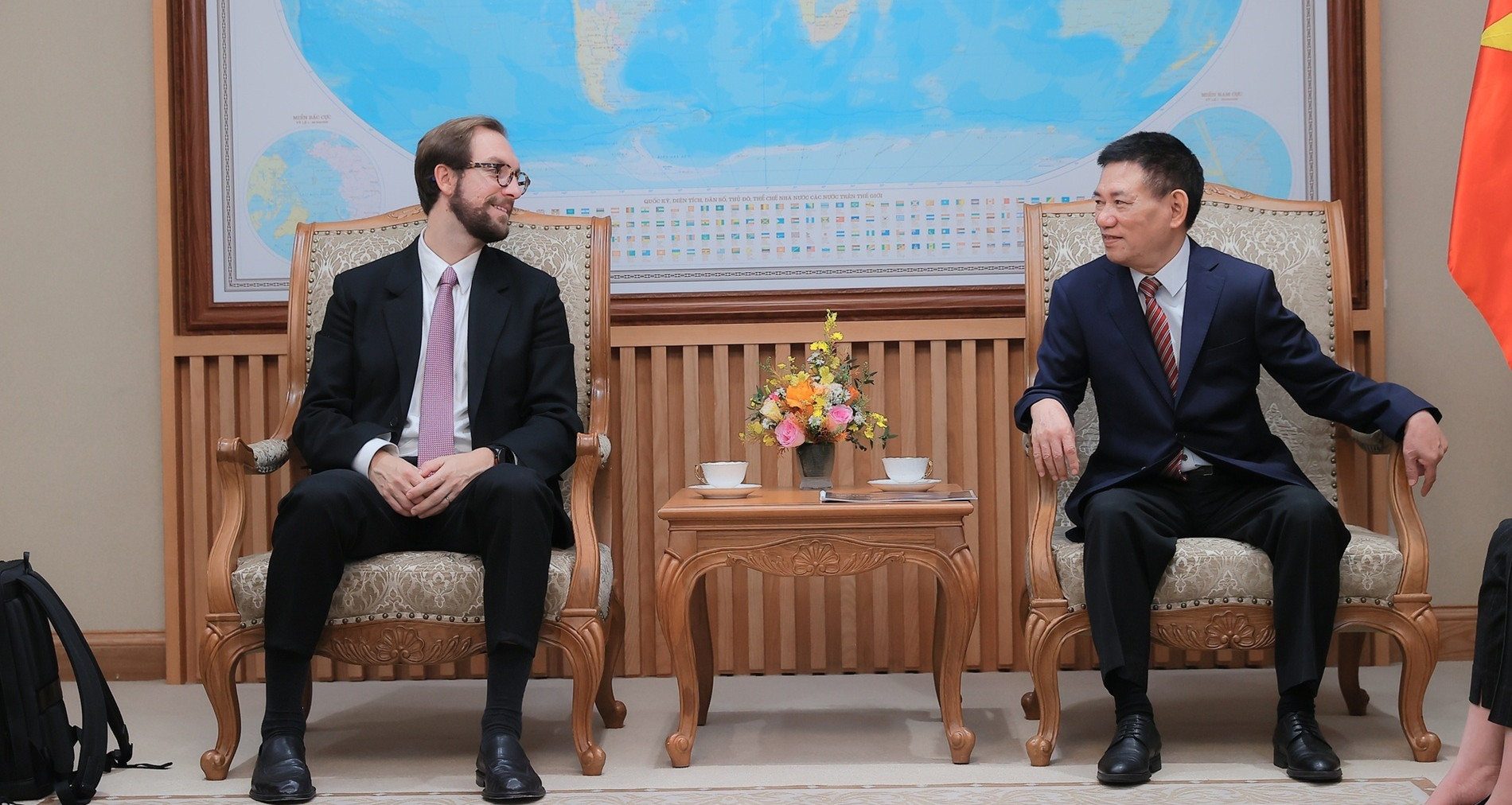 Ong Lon Ngoai Quoc Muon Tham Gia Thi Truong Tai San Ma Hoa Viet Nam 3852