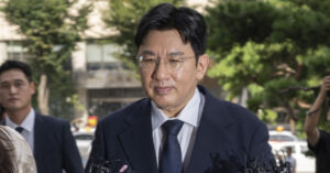 ong trum giai tri doi dien lenh bat giu vi nghi thu loi bat chinh 3 1075