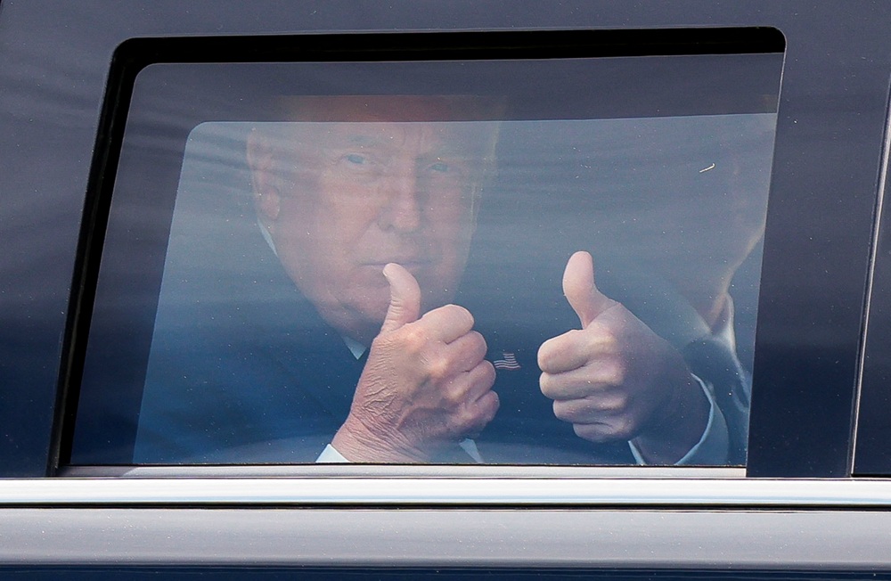 ong trump ca ngoi mat vu sau vu no sung gan nha trang. anh reuters