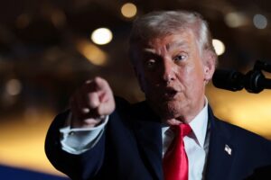 ong trump mat kien nhan voi chau au khi ke hoach hoa binh ukraine van be tac. reuters