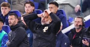 pep guardiola buc boi vi sai lam khien man city tra gia 323