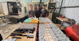 Phát hiện 2 xưởng cơ khí bí mật chế tạo vũ khí quân dụng, bán cả nghìn đơn hàng 1 phat hien 2 xuong co khi bi mat che tao vu khi quan dung ban ca nghin don hang 491
